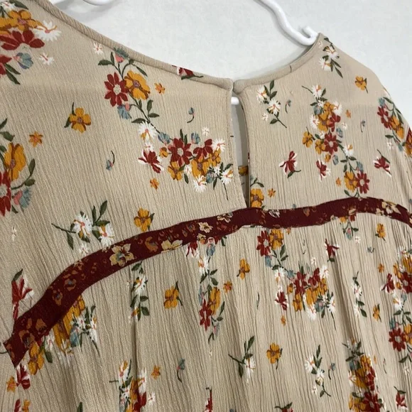 Maurices Top, Keyhole Back, Ruffle Hem, Beige with Multicolor Floral, 3X - Picture 7 of 12